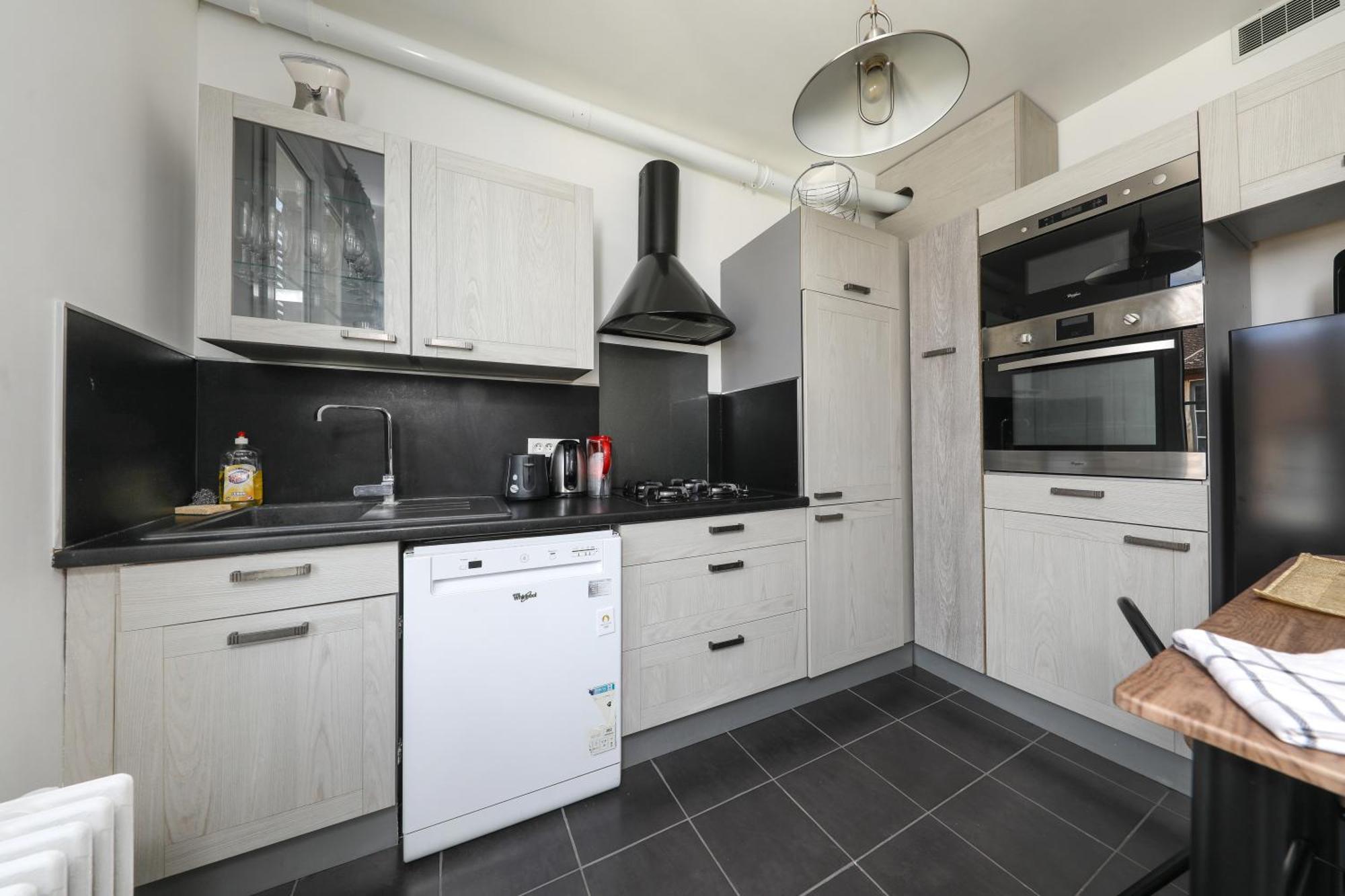 Charmant Appartement Dans Le Centre Ville, A 2 Minutes Du Palais Compiegne Luaran gambar